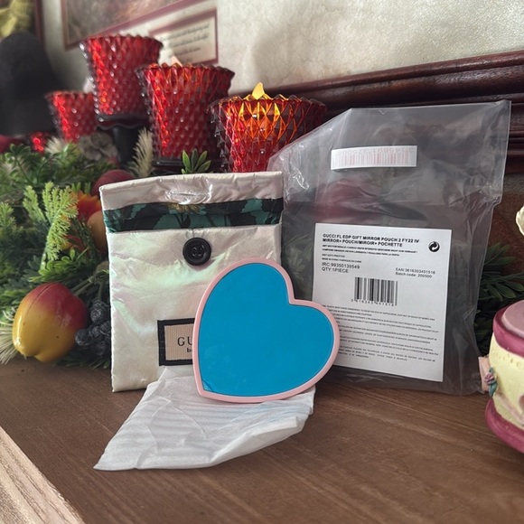 Gucci Blue Heart Pouch - Picture 3 of 5